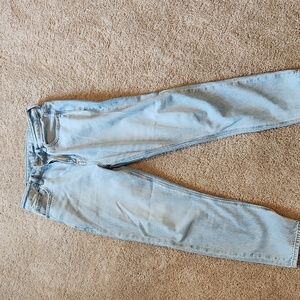 Size 6 American Eagle strigid mom jeans